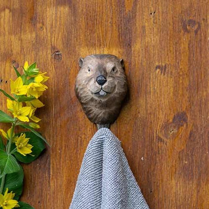 Håndspikket knagg. Bever. 