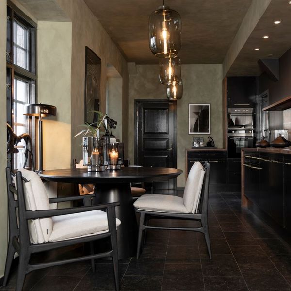 ARTWOOD PAIGE SPISESTUESTOL MED ARMLENER